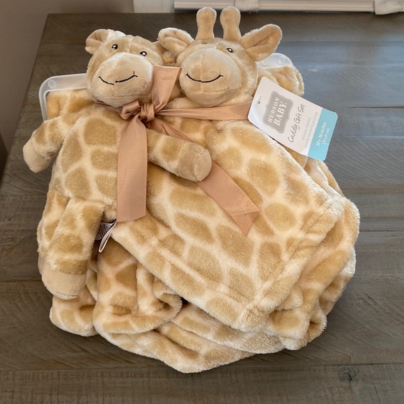Hudson Baby Toys Nwt Hudson Baby Giraffe Blanket And Lovey Set Poshmark